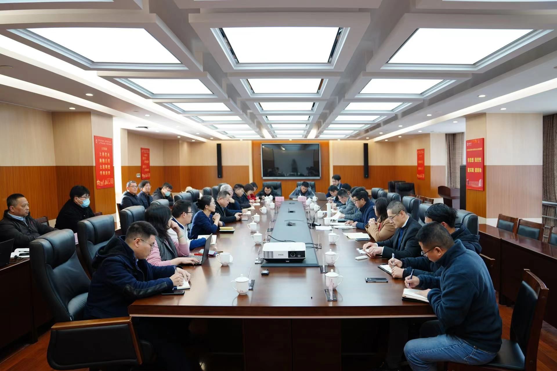 658ad45216f8cf0b0229d66afba492a.jpg 658ad45216f8cf0b0229d66afba492a.jpg