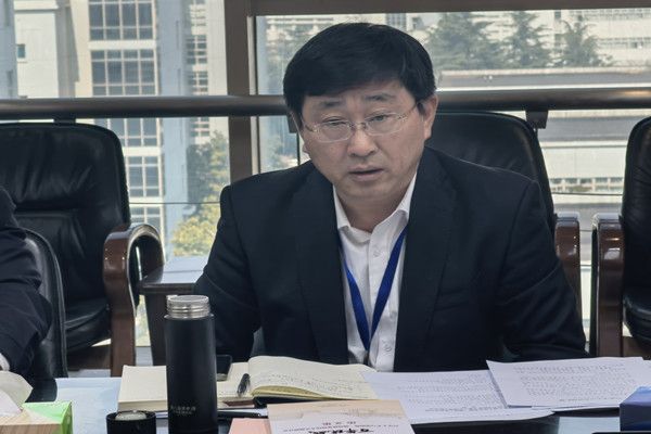 欧阳书记_副本.jpg 欧阳书记_副本.jpg