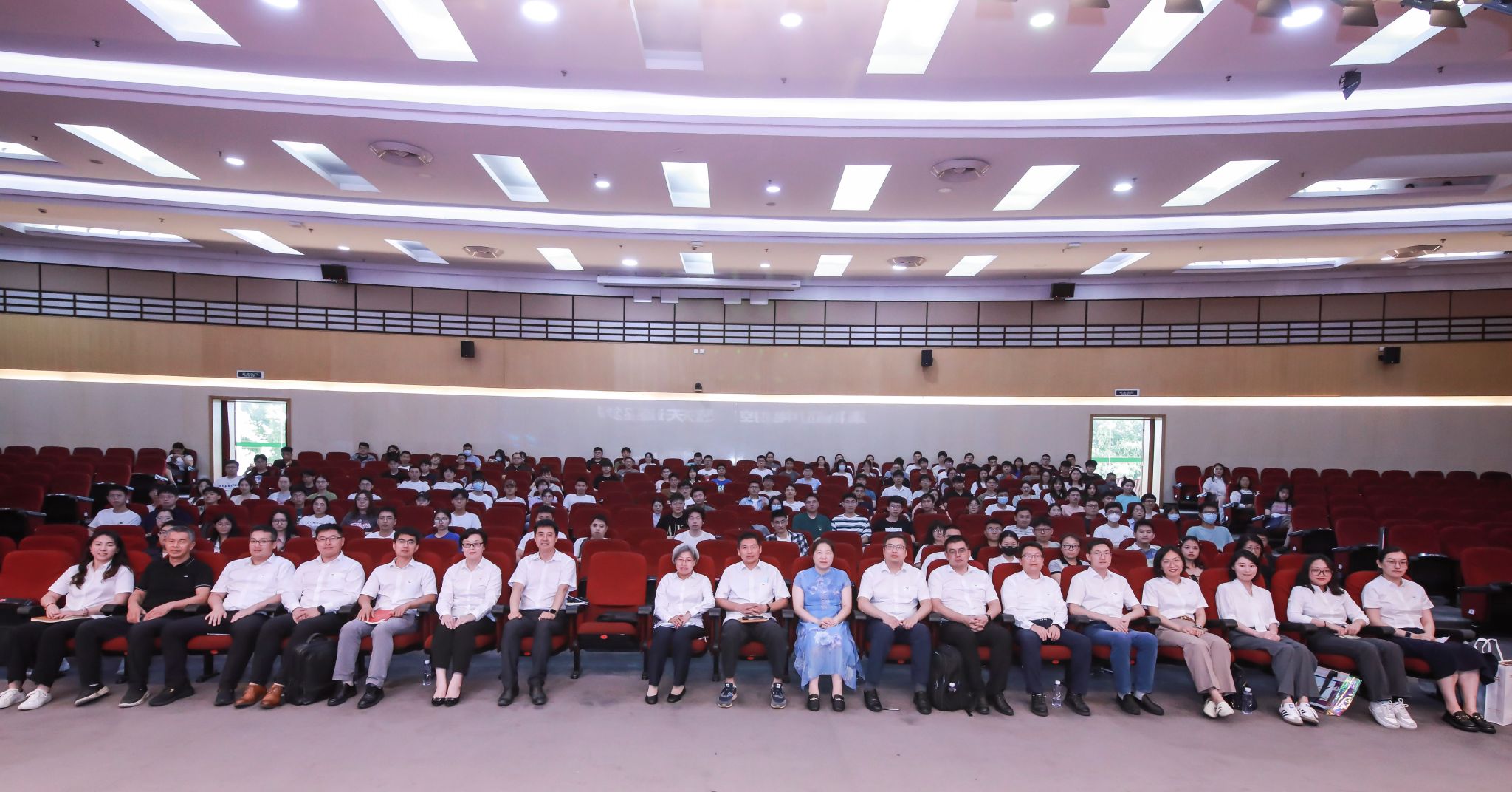 F62A2241 拷贝.jpg F62A2241 拷贝.jpg