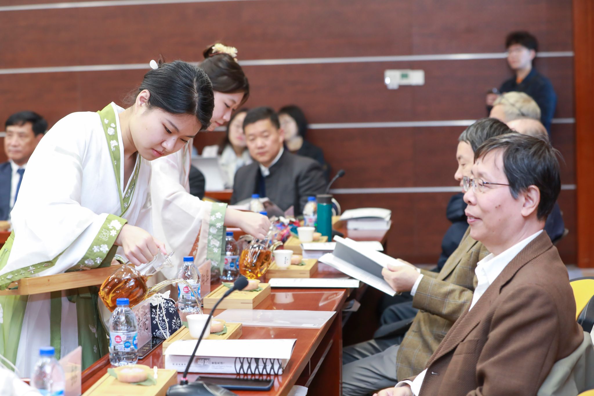 图十四 中华茶文化品鉴会活动.jpg