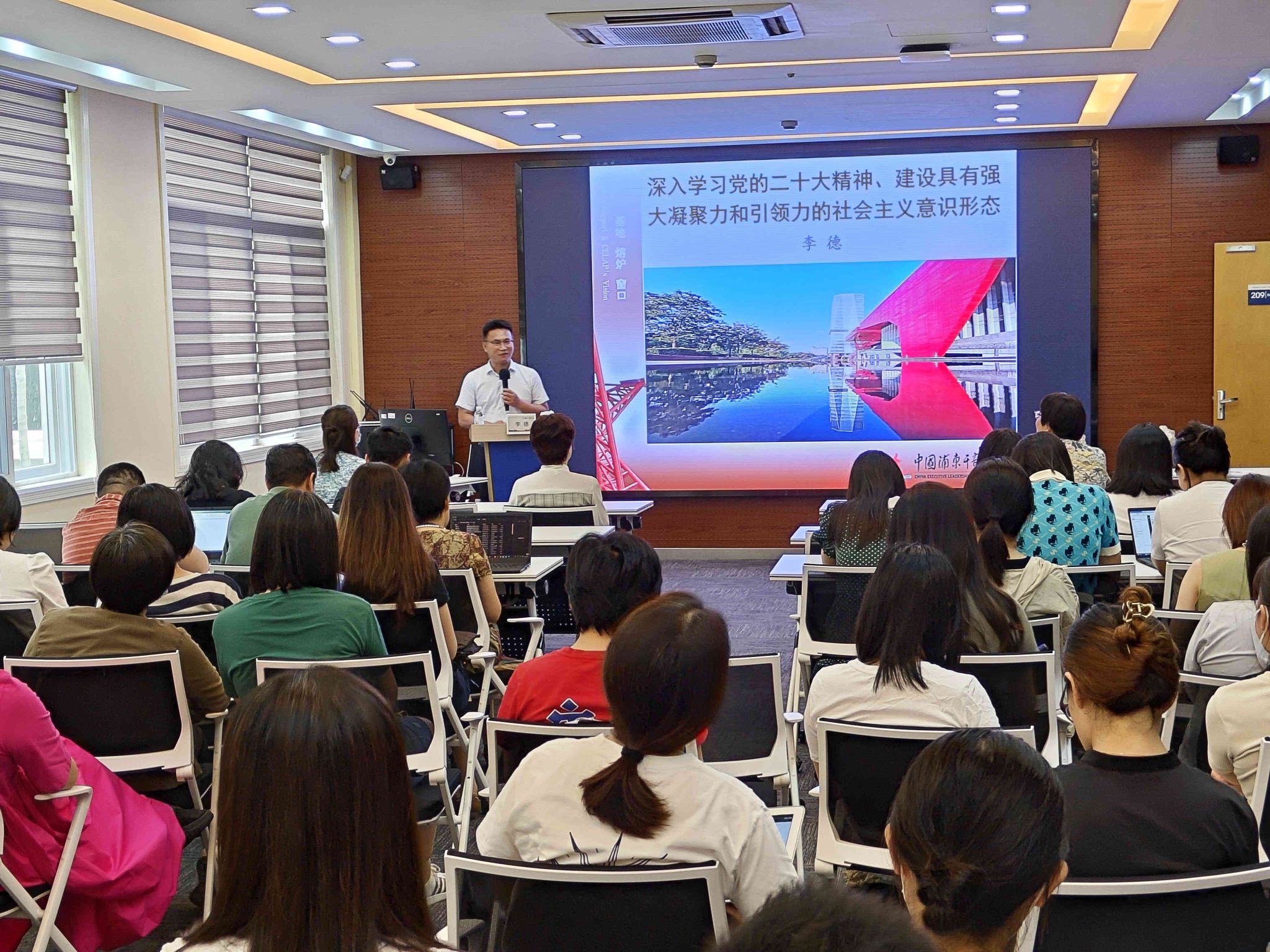 72e7ad37cfb965a03f9145325a63e65_副本.jpg 72e7ad37cfb965a03f9145325a63e65_副本.jpg